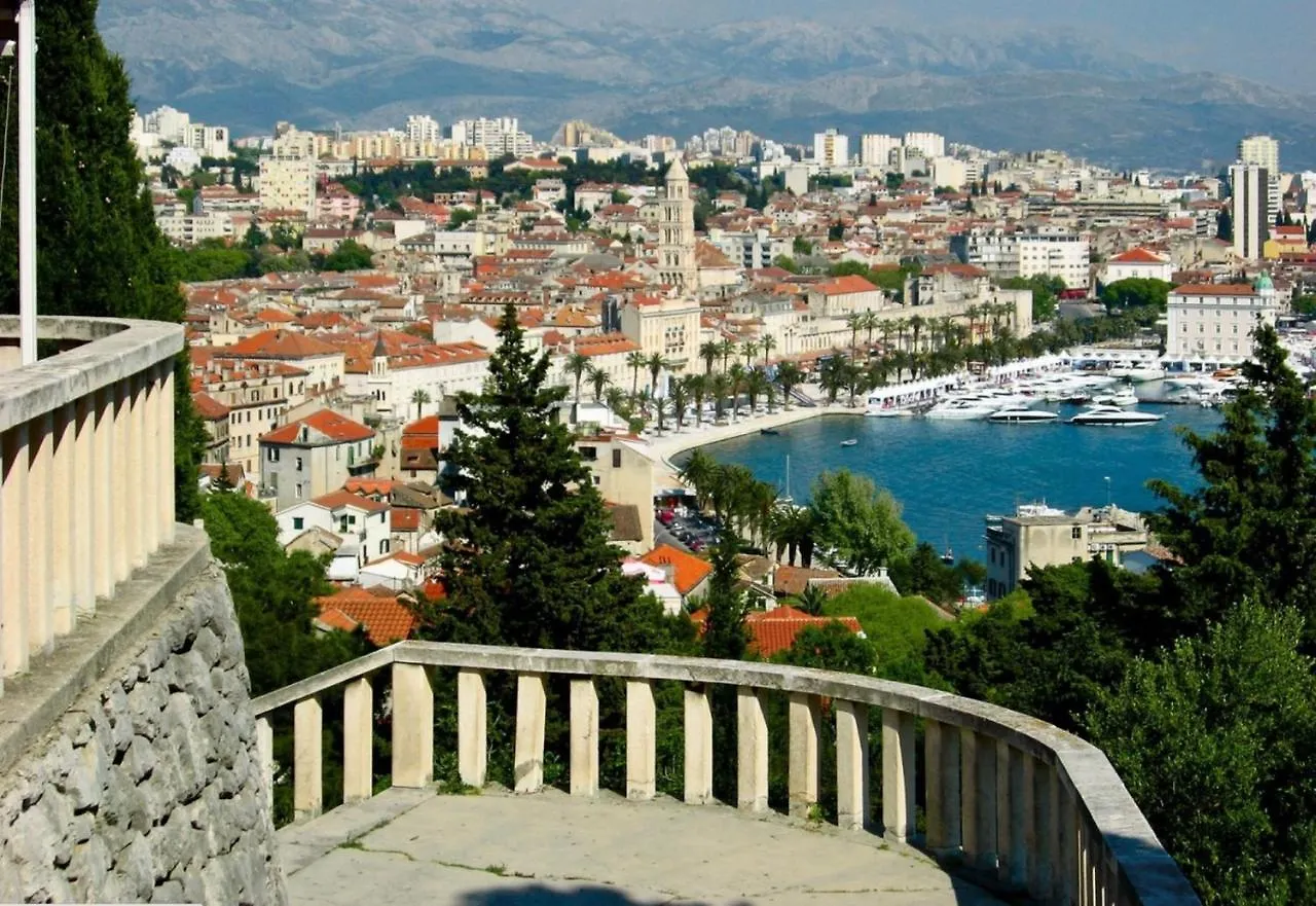 Close To Znjan Beach Spacious Studio With Balcony Apartment Split Croatia