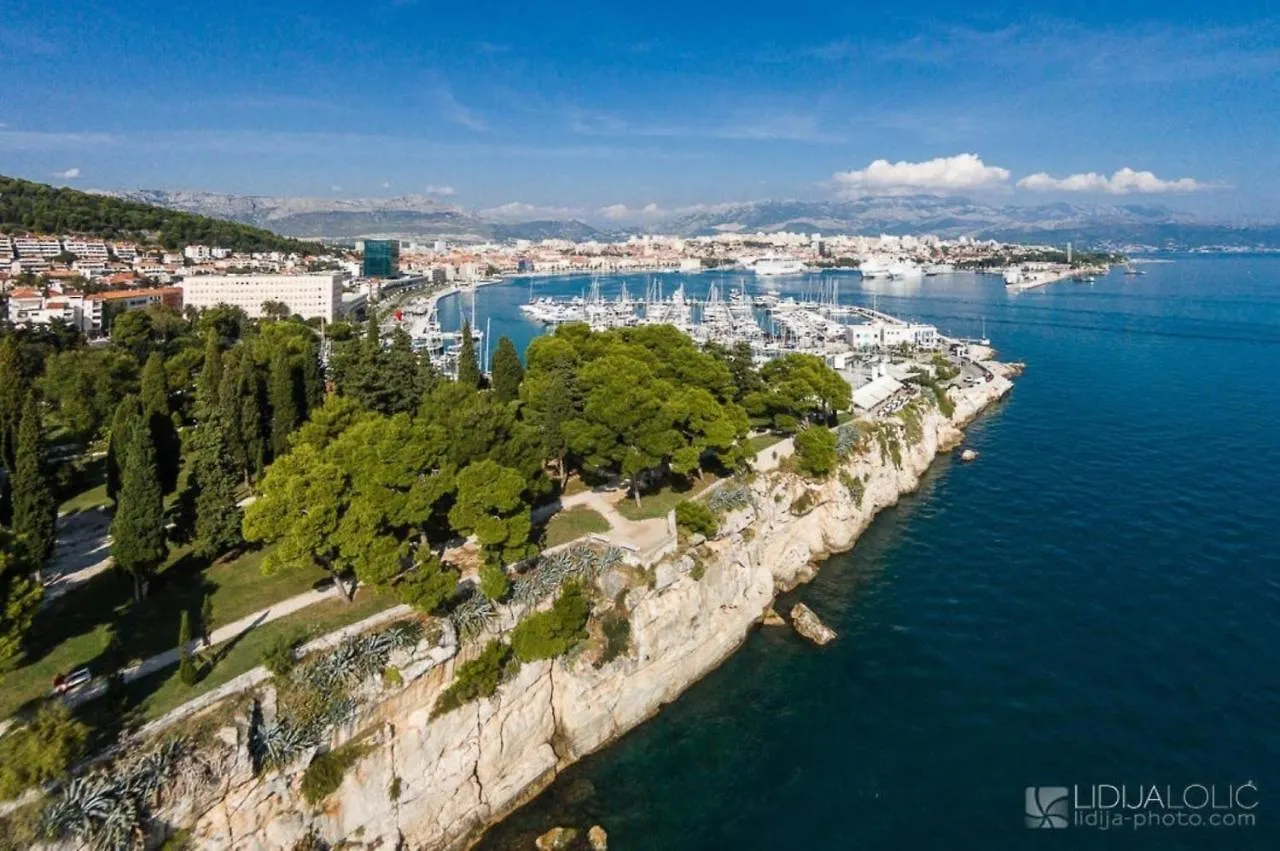 Close To Znjan Beach Spacious Studio With Balcony Apartment Split 0*,  Croatia